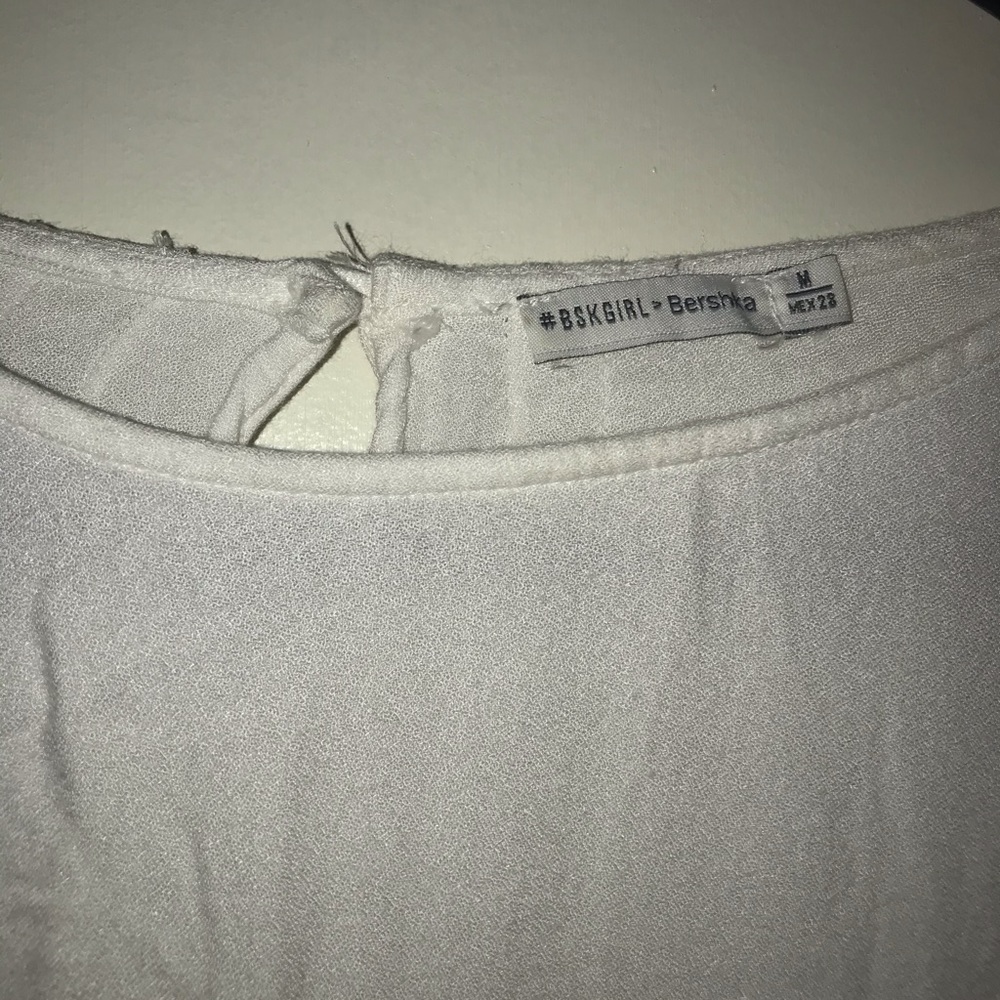 White blouse - Picture 4 of 6